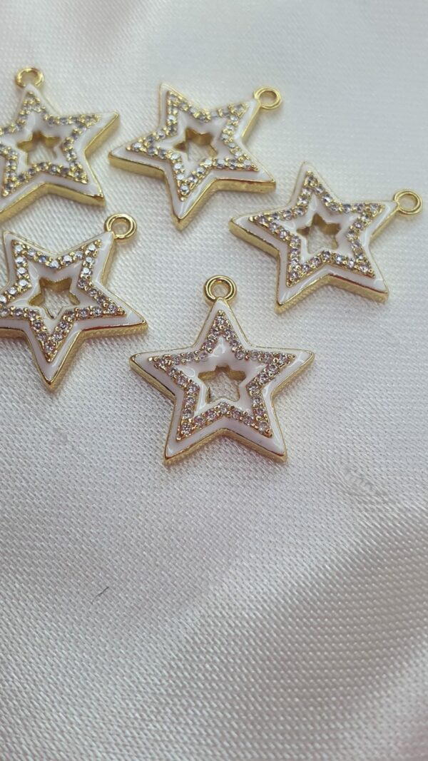 Dije estrella blanca con circones