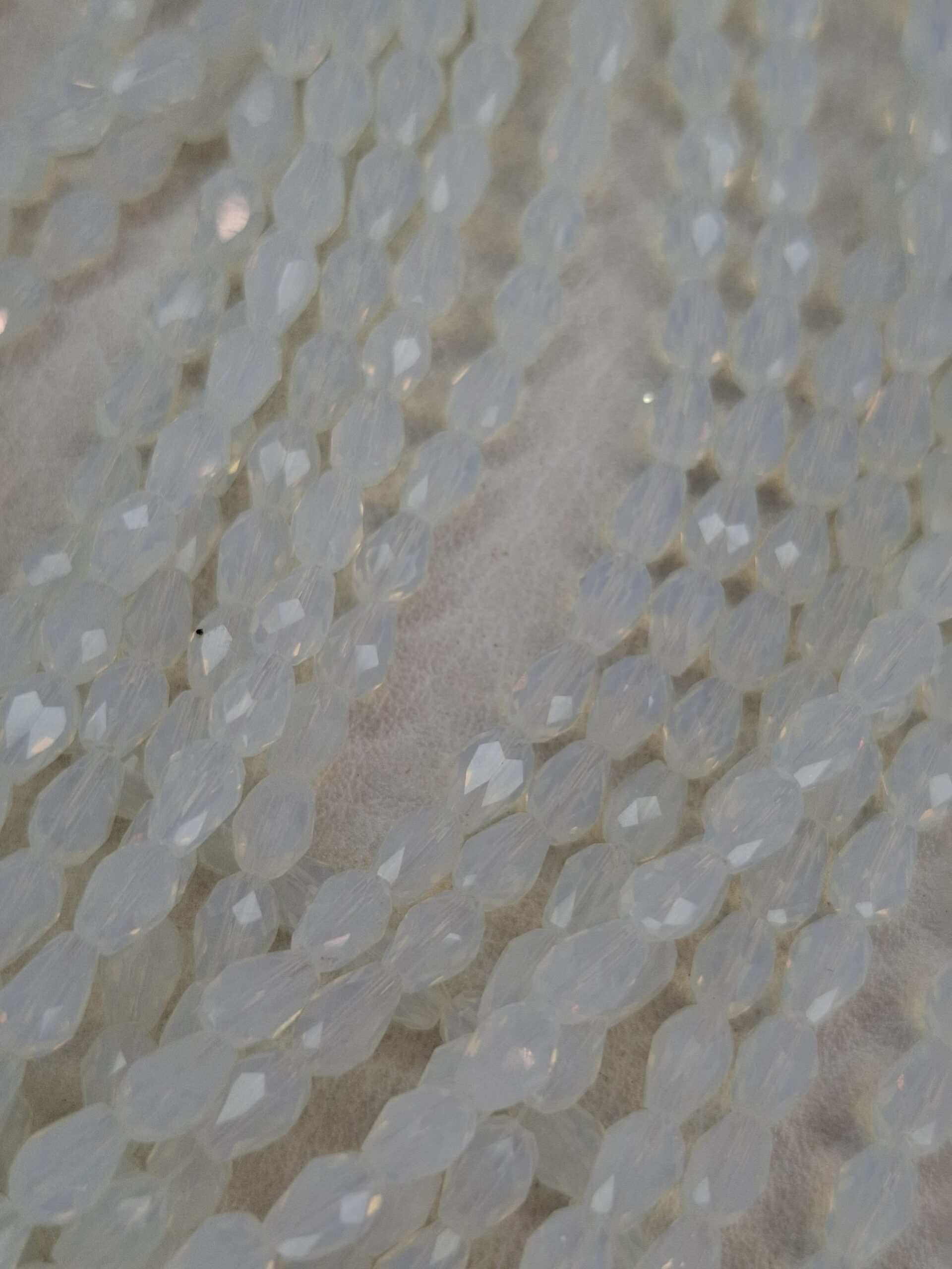 Tira cristal gota opalada 4mm